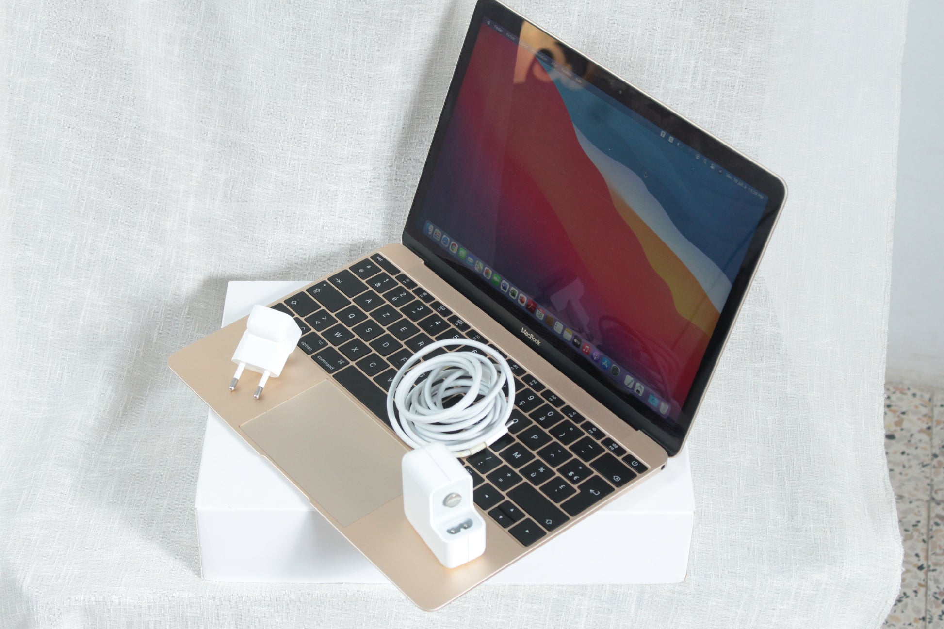 MacBook Air 2019 12” 8/256 Intel M3 2 Cores | Intel HD Graphics 615 1536mb
