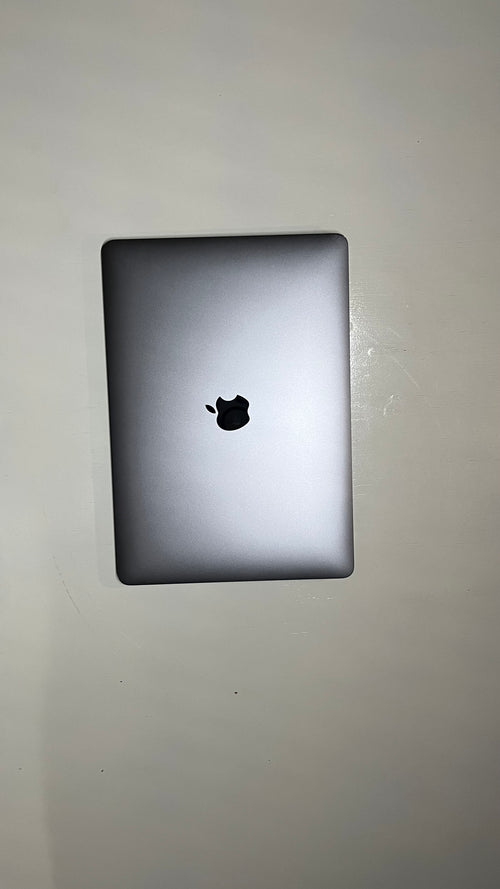 MacBook Pro 2020 16” 16/512 I7 Cycles: 500 9.5/10
