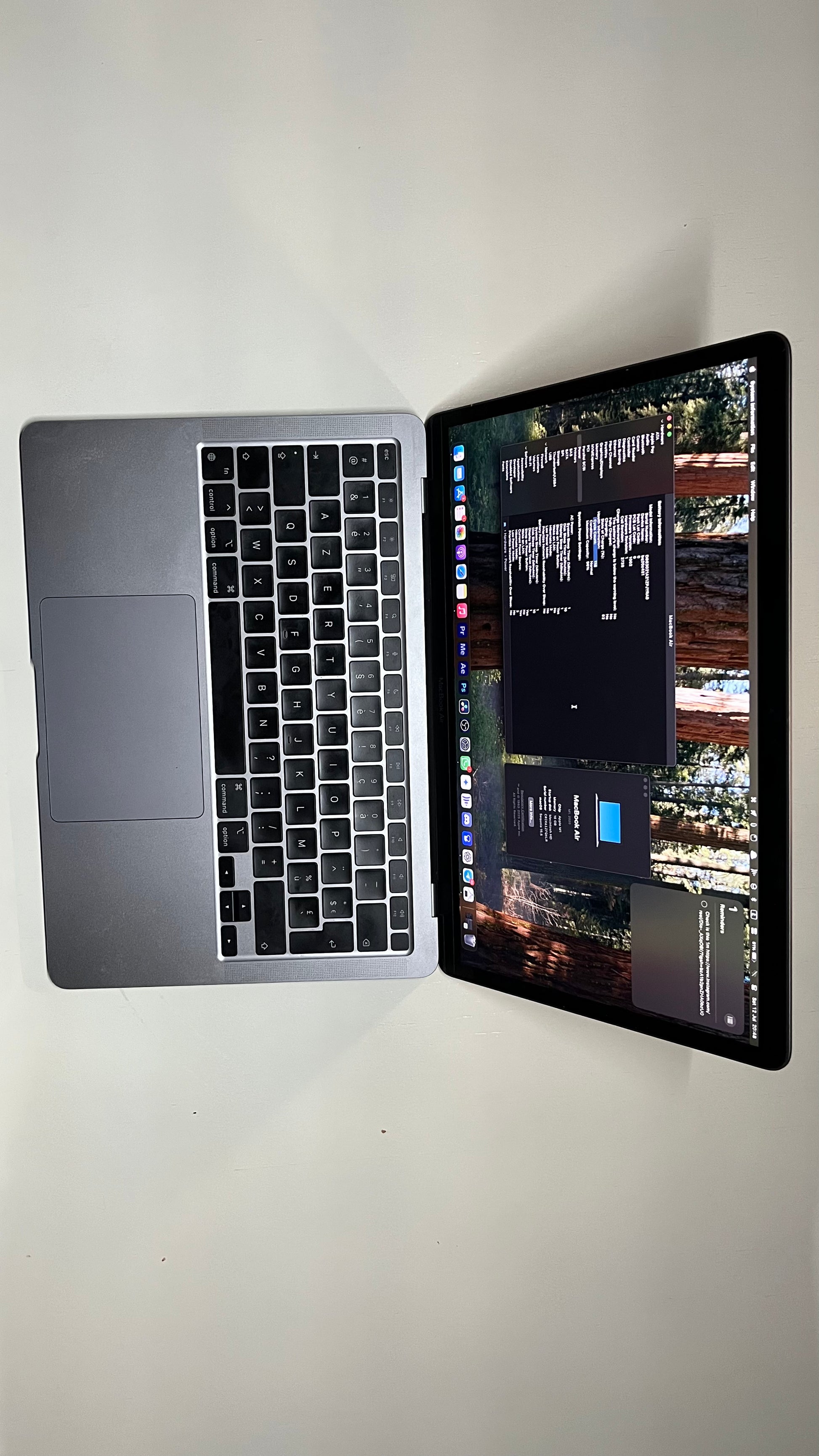 MacBook Pro 2020 16” 16/512 I7 Cycles: 500 9.5/10